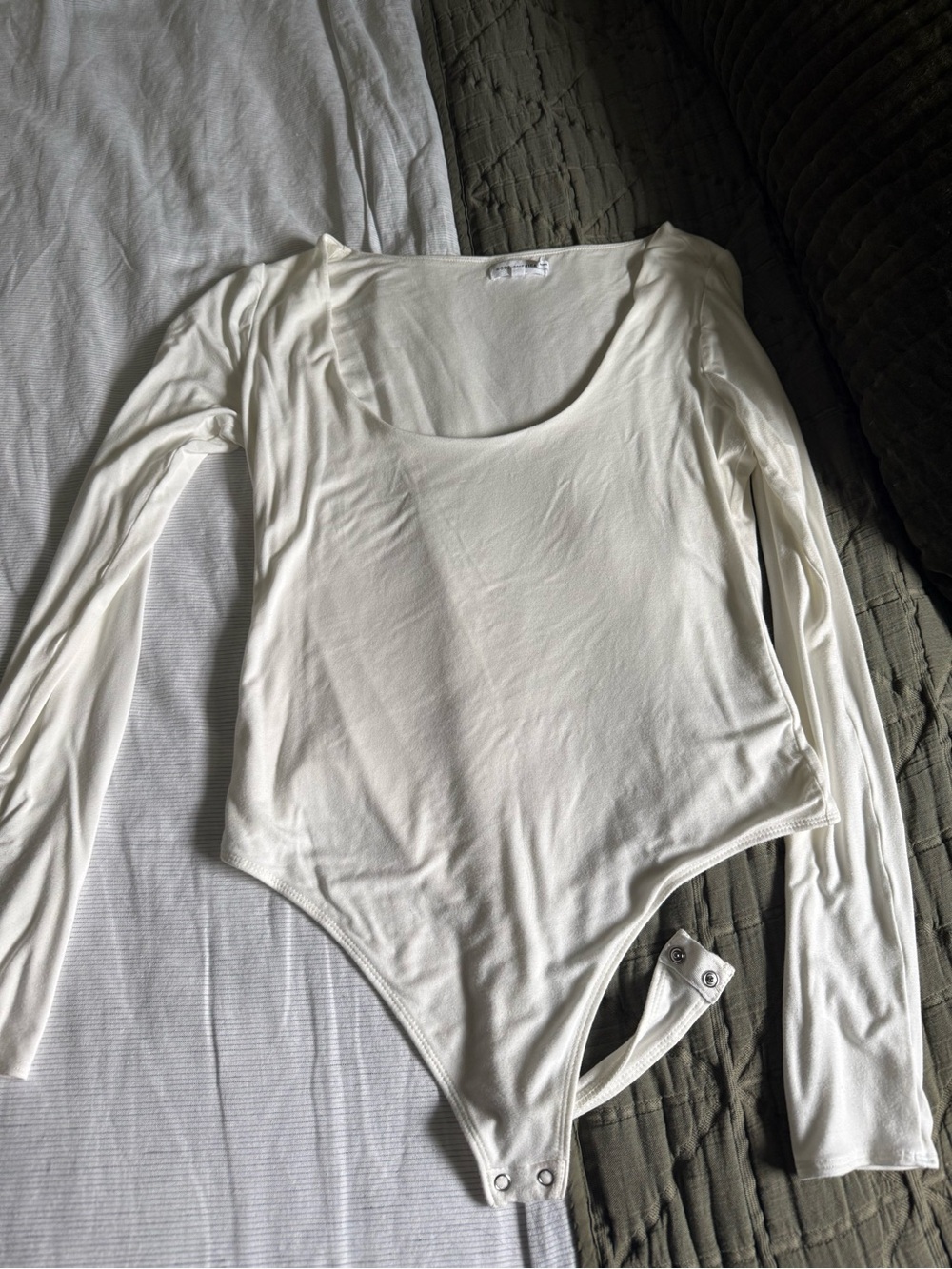 Good American Cream Scoop Neck Long-Sleeve Bodysuit